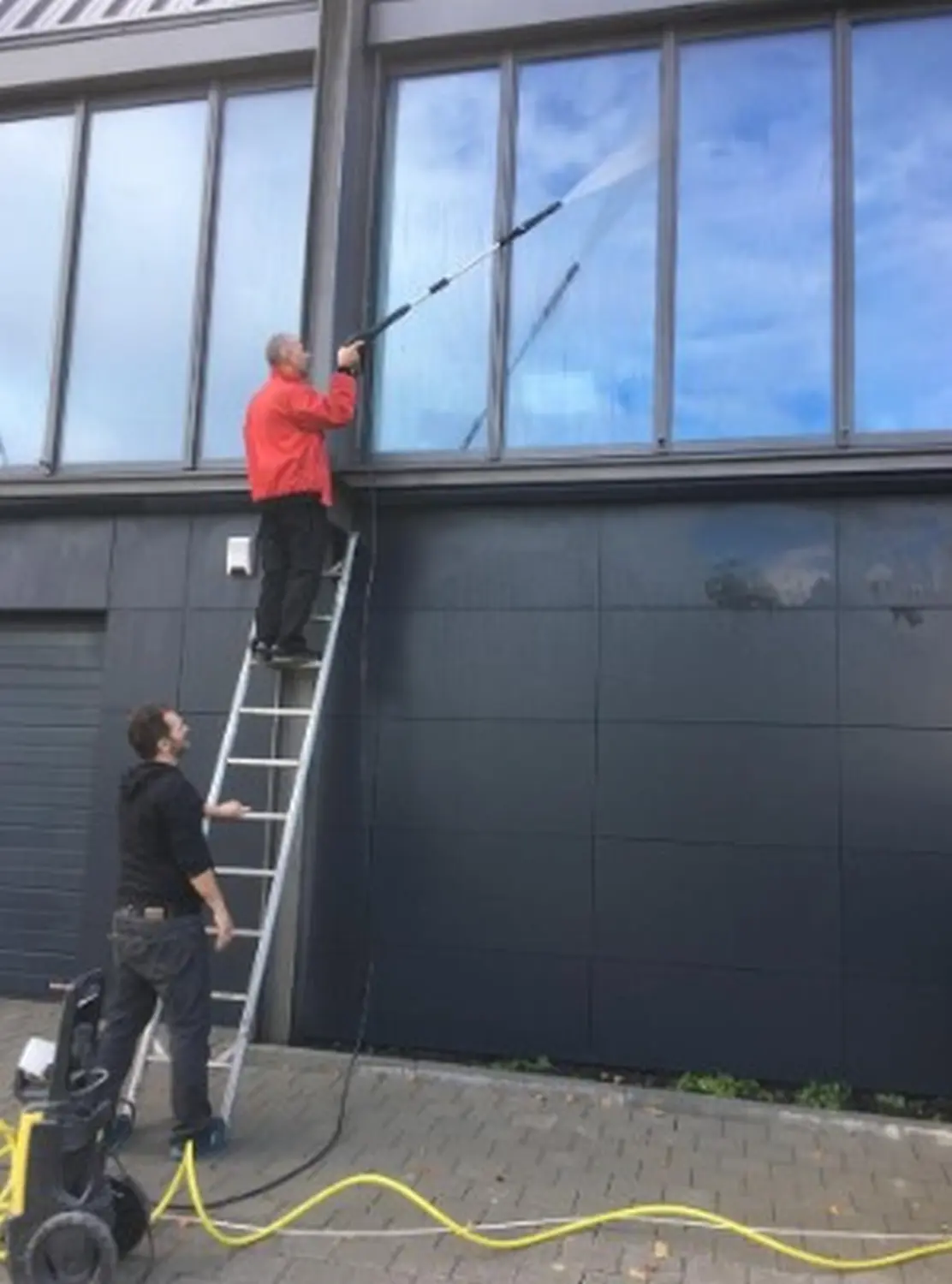 Glas- und Fassadenreinigung von Gebäudereinigung & Objektservice Anastassiadis