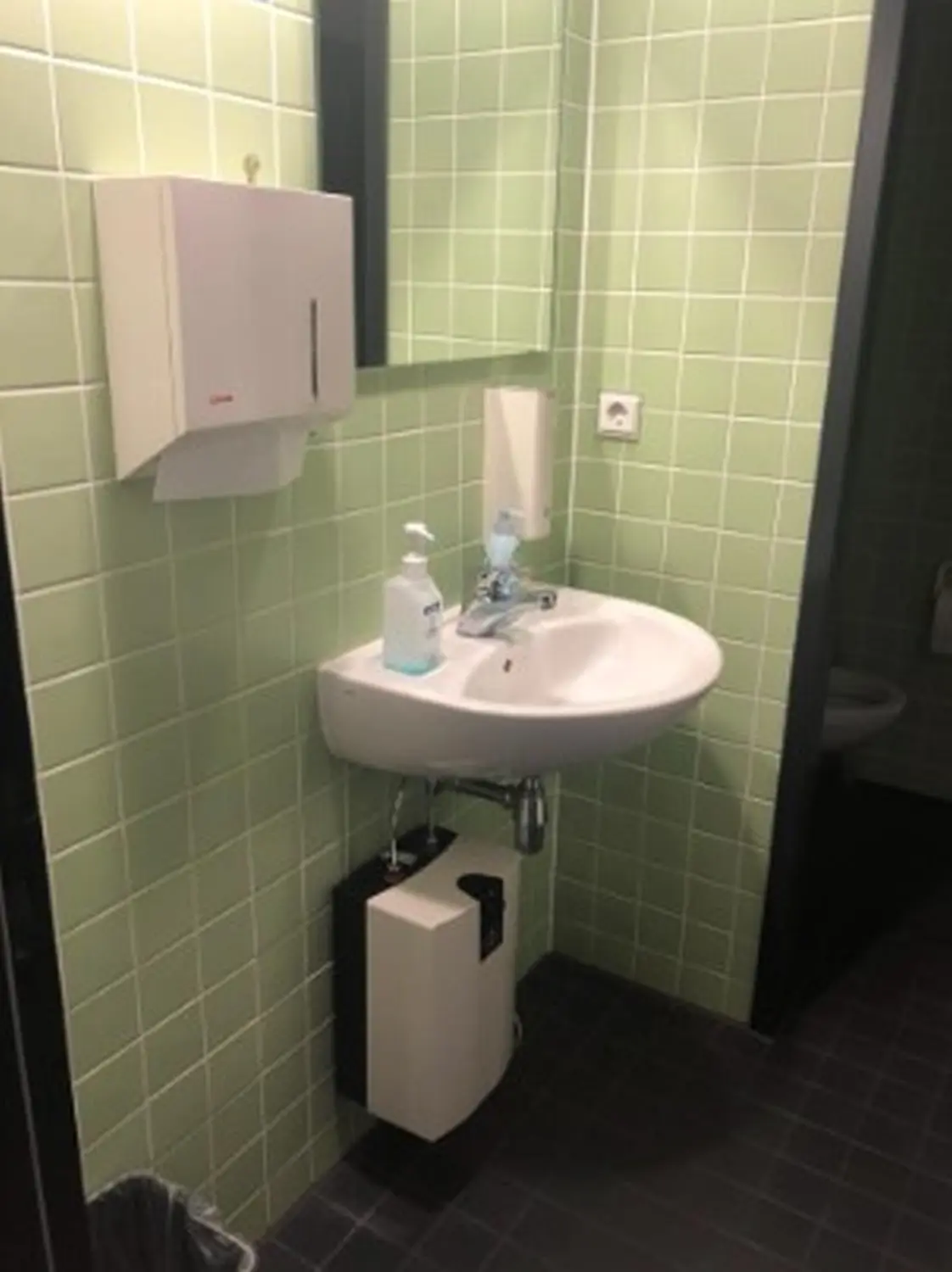 Badreinigung durch Gebäudereinigung & Objektservice Anastassiadis