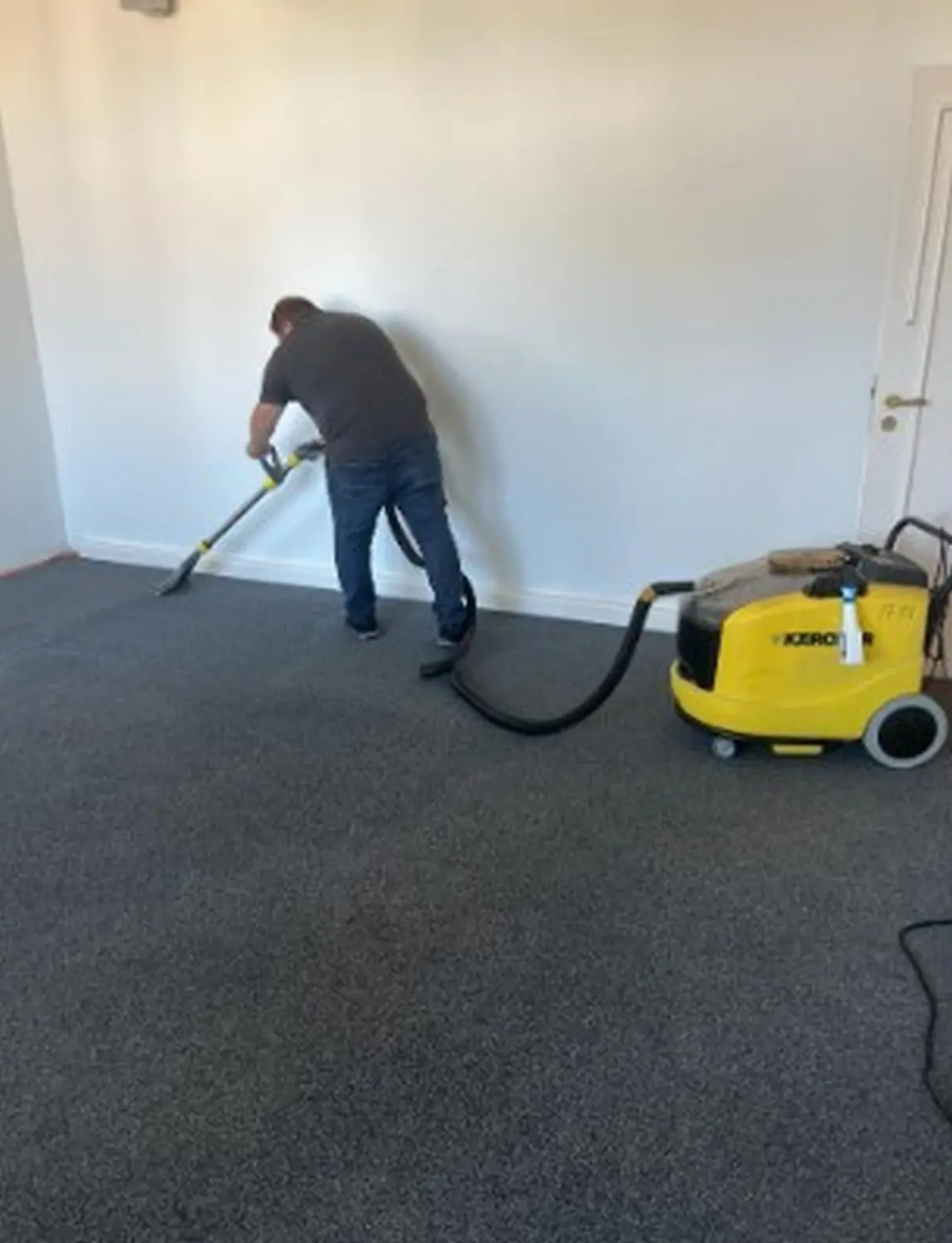 Hausreinigung durch Gebäudereinigung & Objektservice Anastassiadis