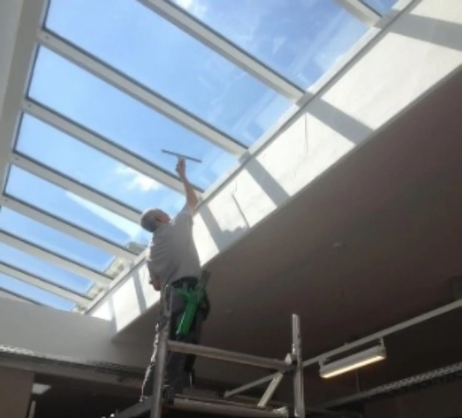 Glas- und Fassadenreinigung von Gebäudereinigung & Objektservice Anastassiadis