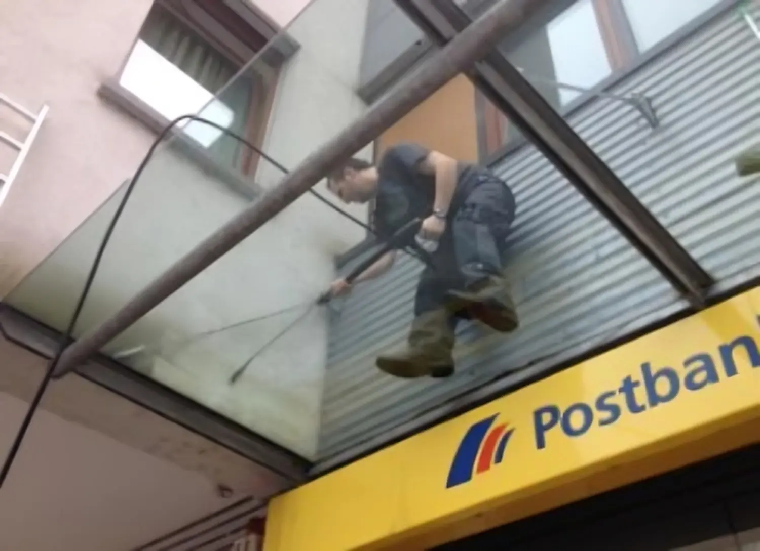 Glas- und Fassadenreinigung von Gebäudereinigung & Objektservice Anastassiadis